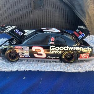 Dale Earnhardt 1997 Monte Carlo Bank Goodwrench Plus 1/24 Limited Edition